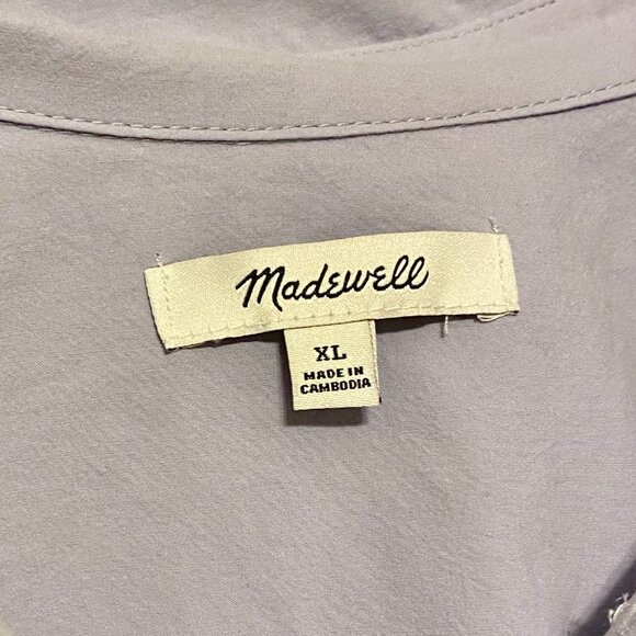 Signature Poplin Short-Sleeve Button-Down Shirt - Picture 7 of 9